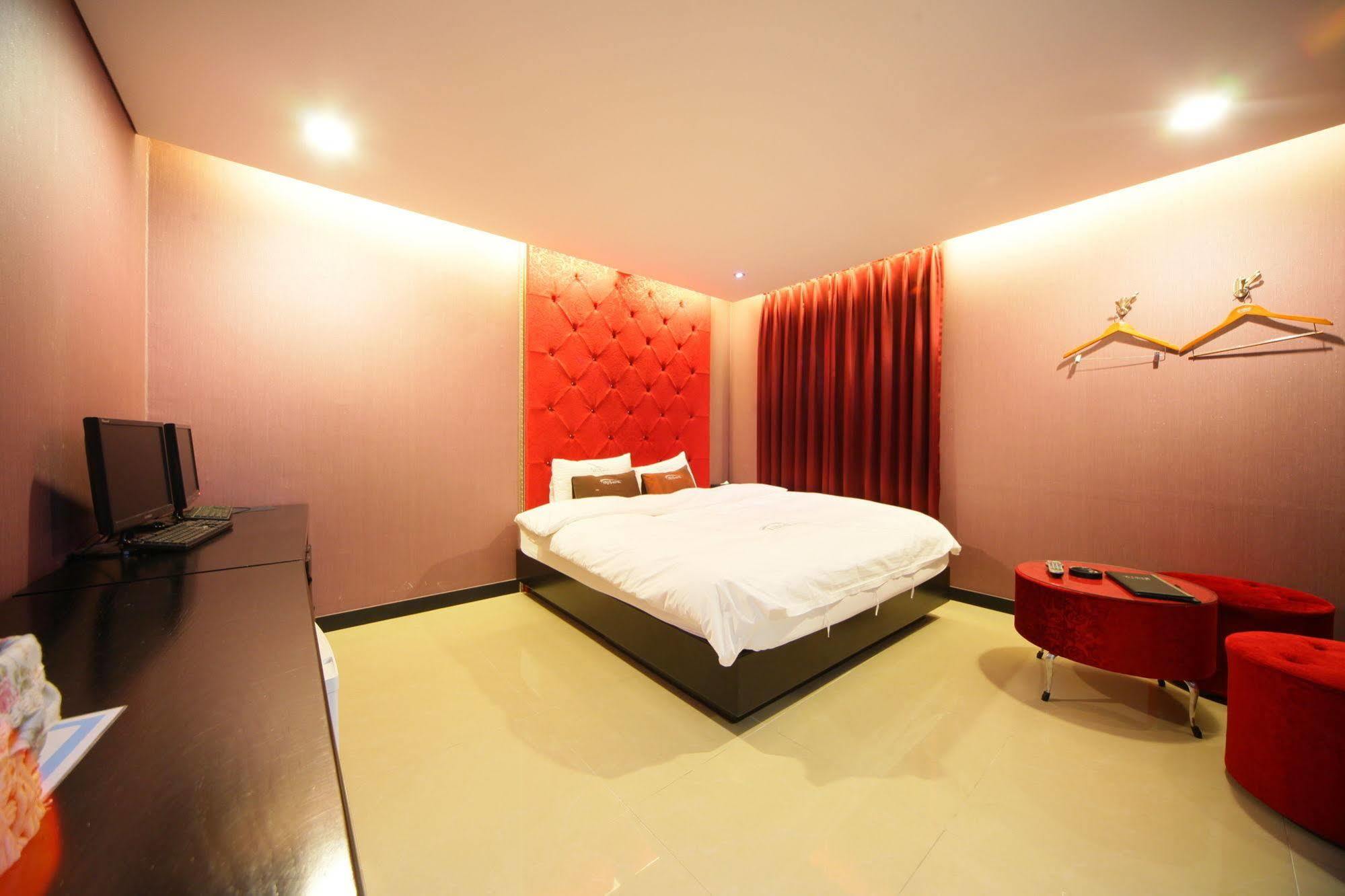 Iris Motel Busan Buitenkant foto