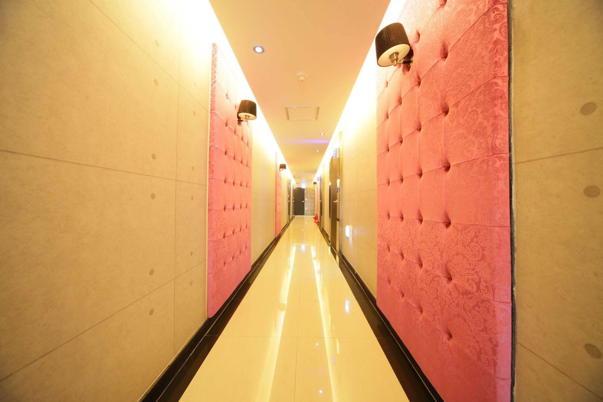 Iris Motel Busan Buitenkant foto